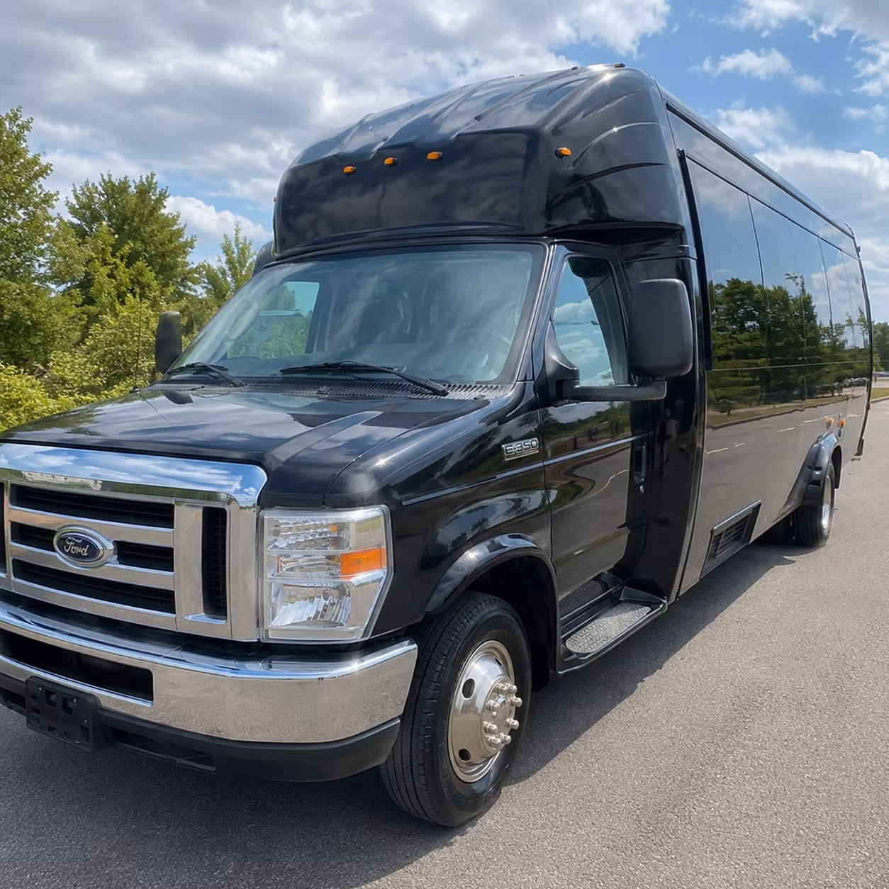 Eastvale Birthday, Sweet 16, & Quinceañera Party Bus Rentals