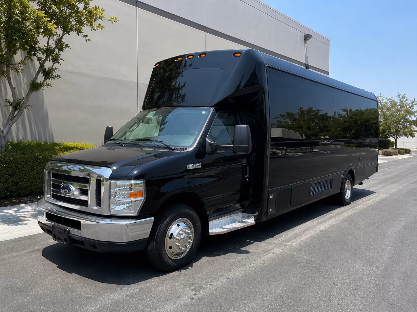 Rialto Birthday, Sweet 16, & Quinceañera Party Bus Rentals
